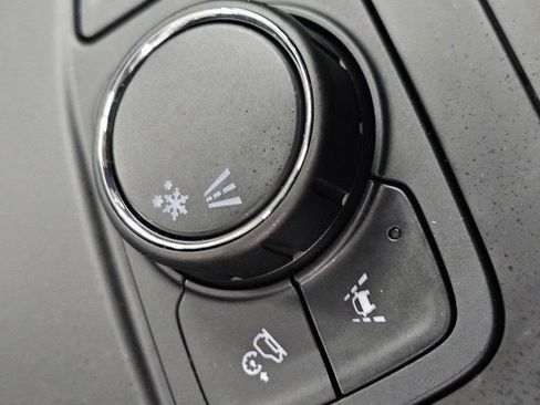 Used 2022 GMC Terrain SLE w/ Driver Convenience Package FWD image 19