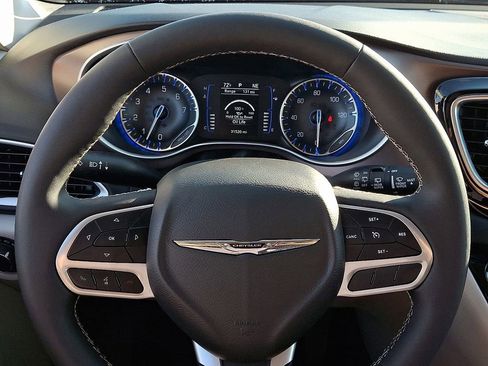 Used 2024 Chrysler Voyager LX image 21