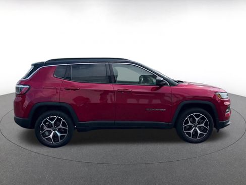 Used 2025 Jeep Compass Limited AWD/4WD image 16
