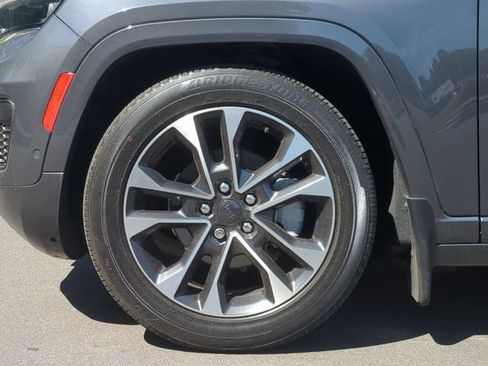 Used 2022 Jeep Grand Cherokee Overland w/ Adv Protech Group III AWD/4WD image 19