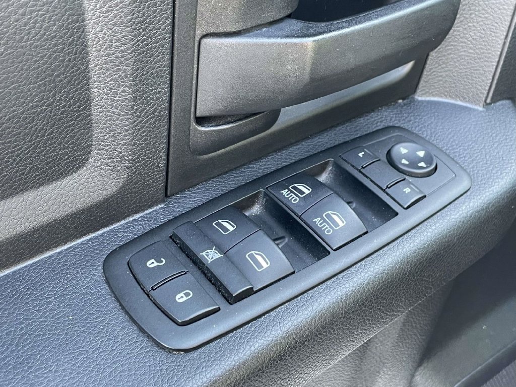Used 2015 RAM 1500 Express AWD/4WD image 14