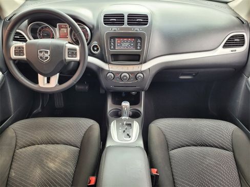 Used 2020 Dodge Journey SE w/ SE Popular Equipment Group image 19