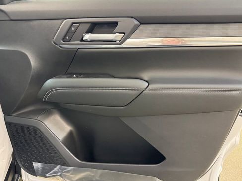 New 2026 GMC Terrain Elevation w/ LPO, Floor Liner Package FWD image 27