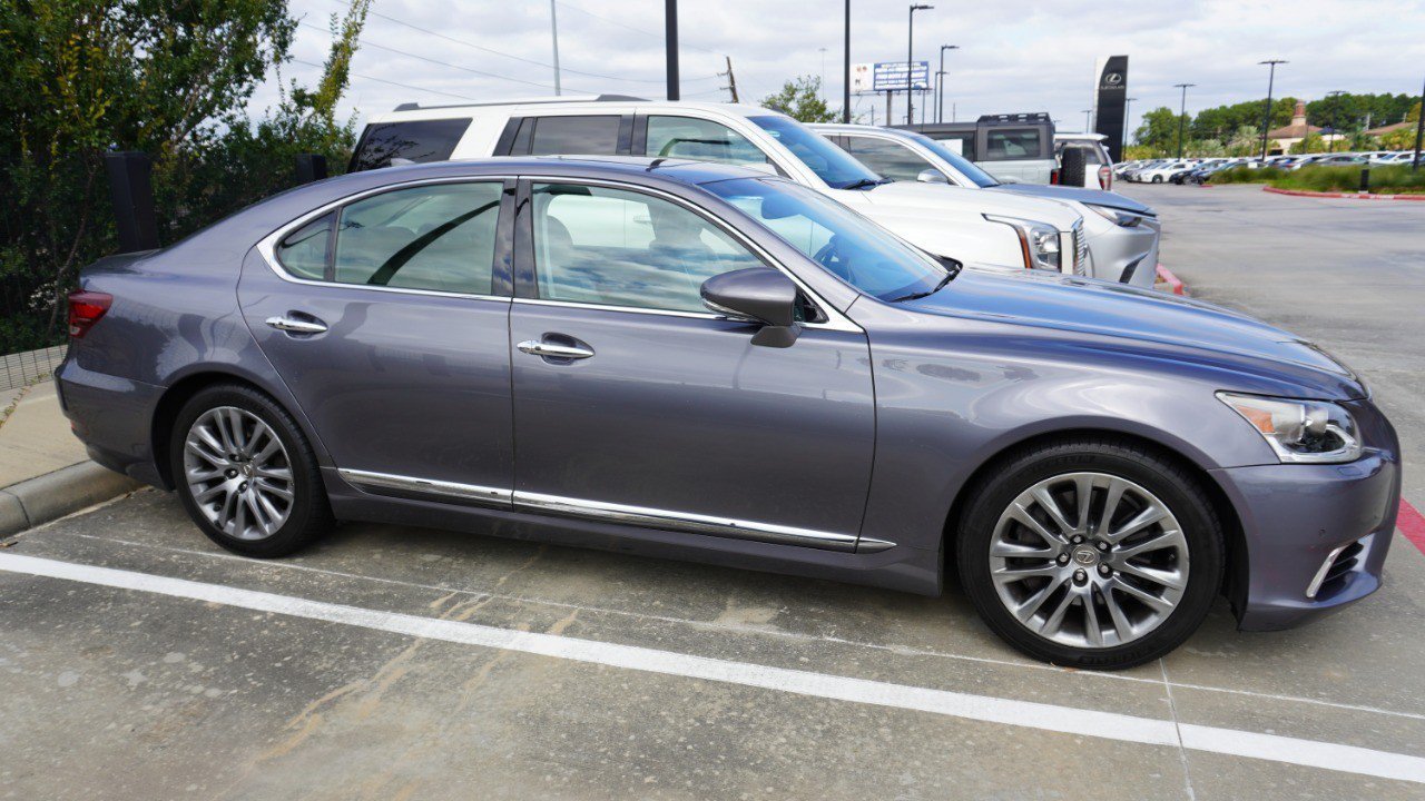 Used 2015 Lexus LS 460 AWD w/ Comfort Package image 4