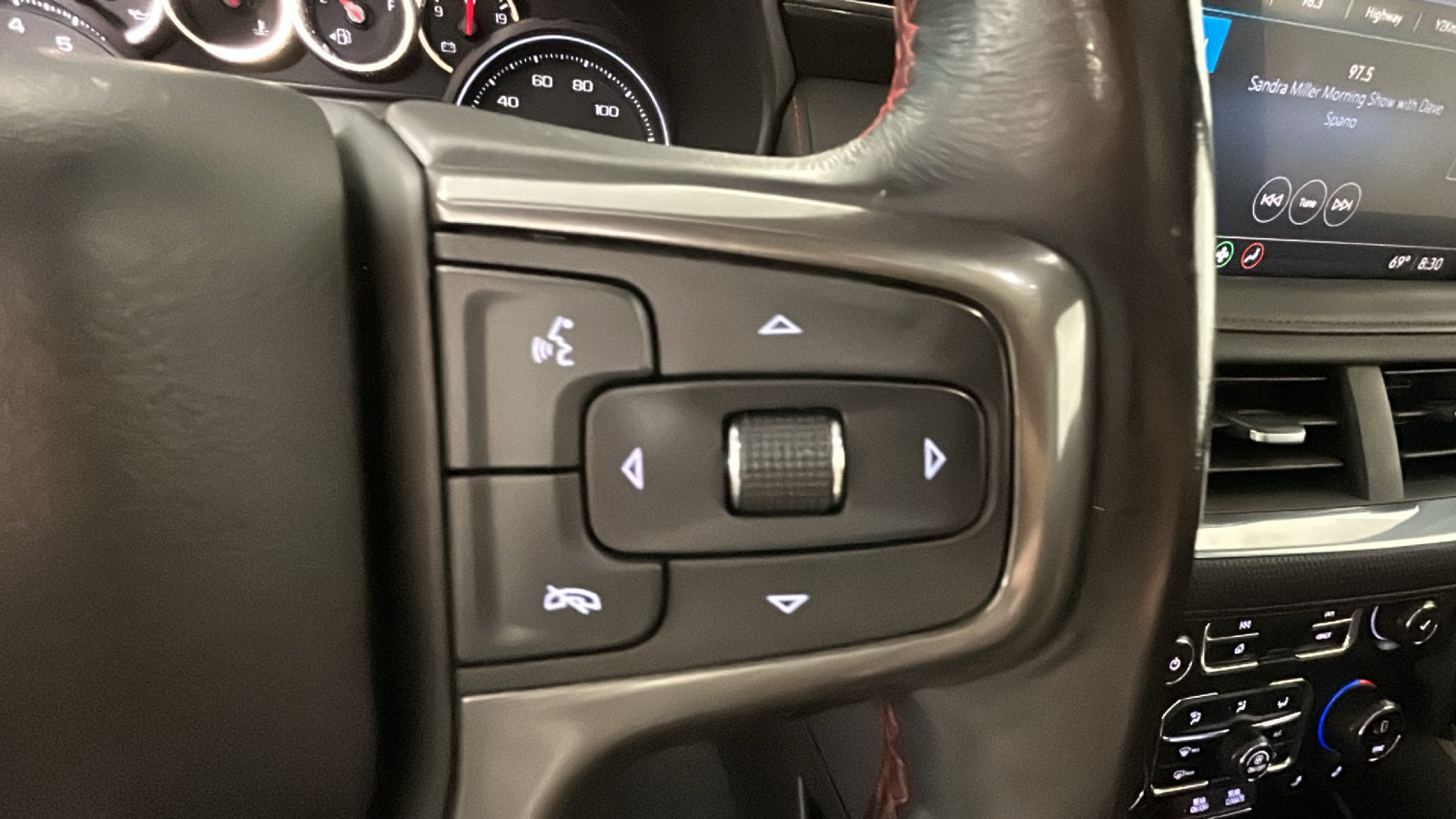 Used 2021 Chevrolet Tahoe RST w/ Luxury Package AWD/4WD image 21