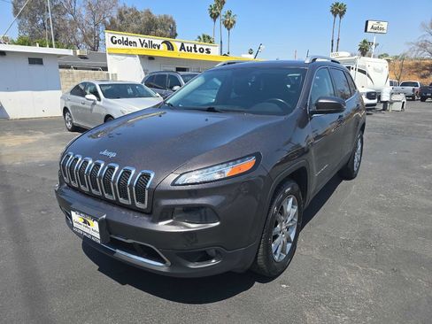 Used 2018 Jeep Cherokee Limited AWD/4WD image 4