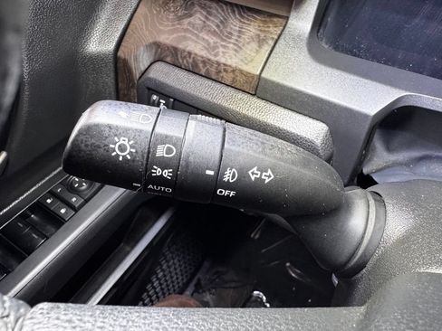 Certified 2025 Toyota Tacoma Limited AWD/4WD image 30