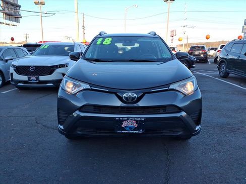 Certified 2018 Toyota RAV4 LE image 2