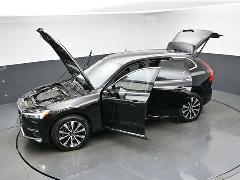 Used 2023 Volvo XC60 B5 Plus AWD/4WD image 49