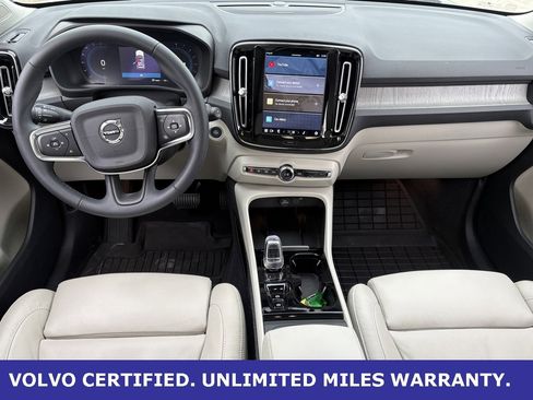 Certified 2023 Volvo XC40 B5 Ultimate w/ Protection Package Premier image 13