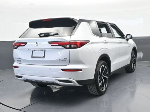 New 2025 Mitsubishi Outlander SE image 5