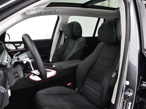 New 2026 Mercedes-Benz GLS 450 4MATIC image 16