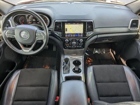 Used 2021 Jeep Grand Cherokee Laredo X image 18