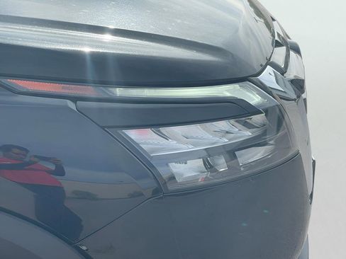 Used 2025 Nissan Pathfinder S FWD image 29