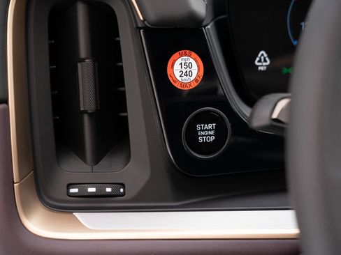 New 2025 Porsche Cayenne E-Hybrid image 30