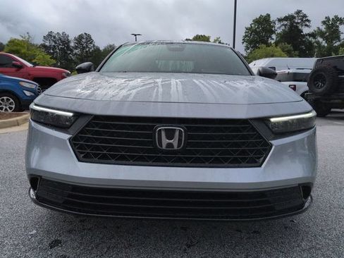 Used 2025 Honda Accord Sport image 9