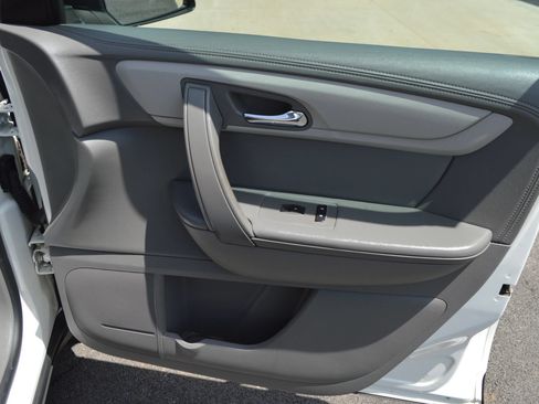 Used 2014 Chevrolet Traverse LS AWD/4WD image 24