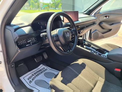 Used 2025 Honda Accord Sport image 12