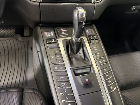 Used 2018 Porsche Macan GTS AWD/4WD image 17