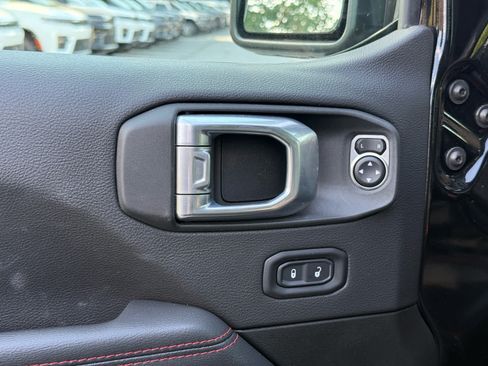 Used 2022 Jeep Wrangler Rubicon w/ LED Lighting Group AWD/4WD image 14