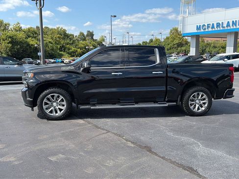 Used 2019 Chevrolet Silverado 1500 High Country w/ Technology Package AWD/4WD image 2