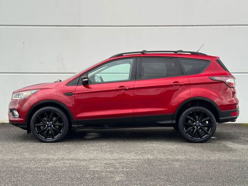 Used 2017 Ford Escape Titanium image 4