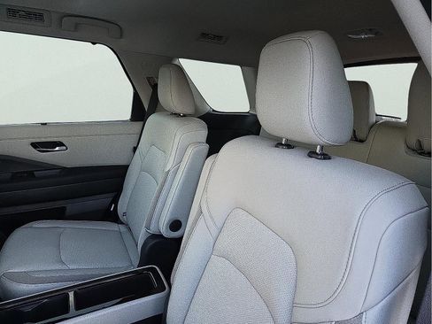 New 2026 Nissan Pathfinder SL image 6