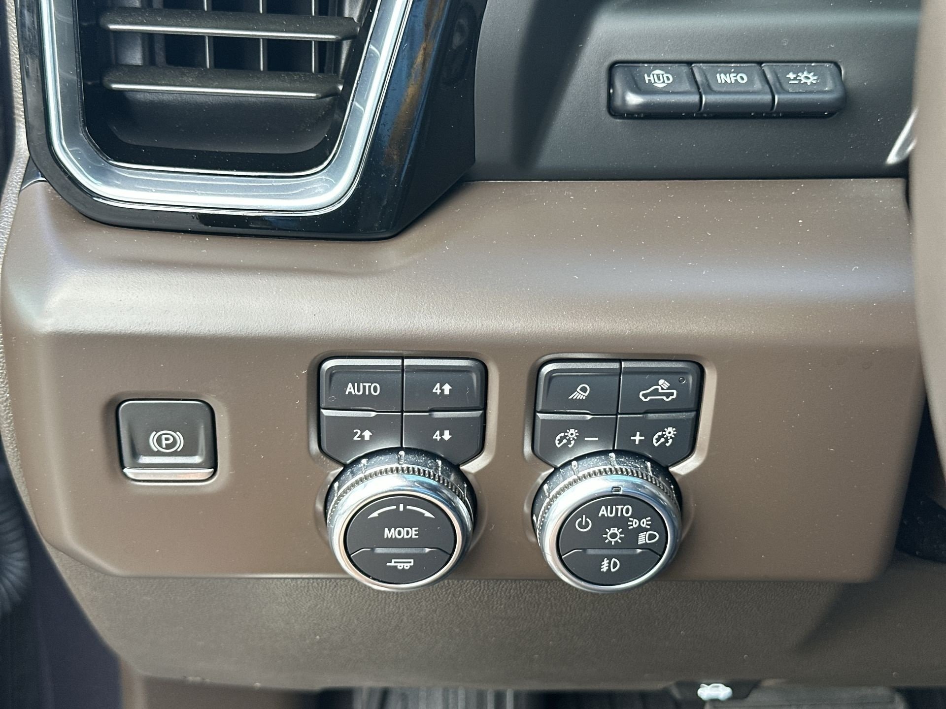 Certified 2022 GMC Sierra 1500 Denali w/ Denali Reserve Package AWD/4WD image 18