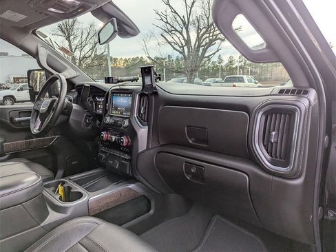 Used 2023 GMC Sierra 3500 Denali image 17