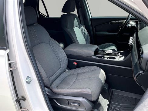 Used 2025 Honda Pilot Sport image 9