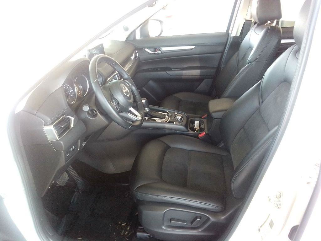 Used 2018 MAZDA CX-5 Touring w/ Preferred Equipment Package FWD image 16