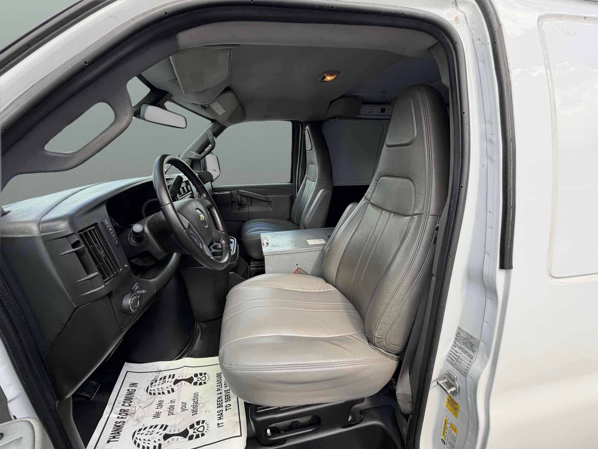 Used 2020 Chevrolet Express 3500 Extended w/ Driver Convenience Package RWD image 12