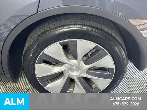 Used 2024 Tesla Model Y Long Range image 22