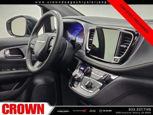 Certified 2024 Chrysler Pacifica Limited FWD image 14