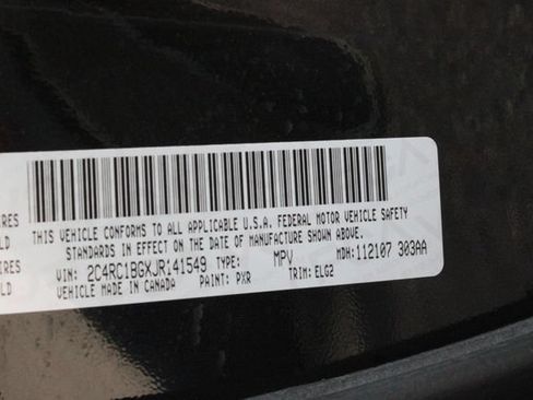 Used 2018 Chrysler Pacifica Touring-L FWD image 35