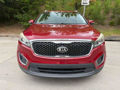 Used 2016 Kia Sorento FWD w/ LX Convenience Package image 2