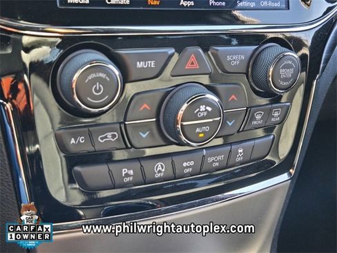 Used 2020 Jeep Grand Cherokee Laredo w/ 18" Wheel & 8.4" Radio Group image 23