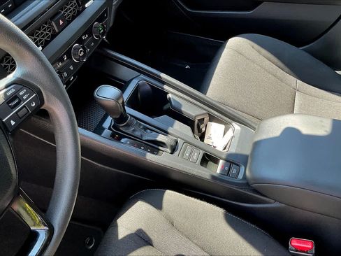 Used 2025 Honda Accord SE image 17