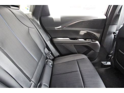 New 2026 Cadillac Lyriq Luxury AWD/4WD image 11