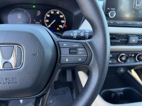 Used 2025 Honda HR-V LX image 18