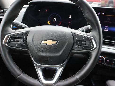 Used 2025 Chevrolet Trax LT w/ Driver Confidence Package FWD image 10