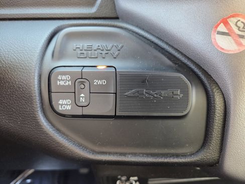 Used 2024 RAM 3500 Big Horn image 24