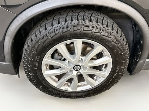 Used 2017 Nissan Rogue SV AWD/4WD image 11
