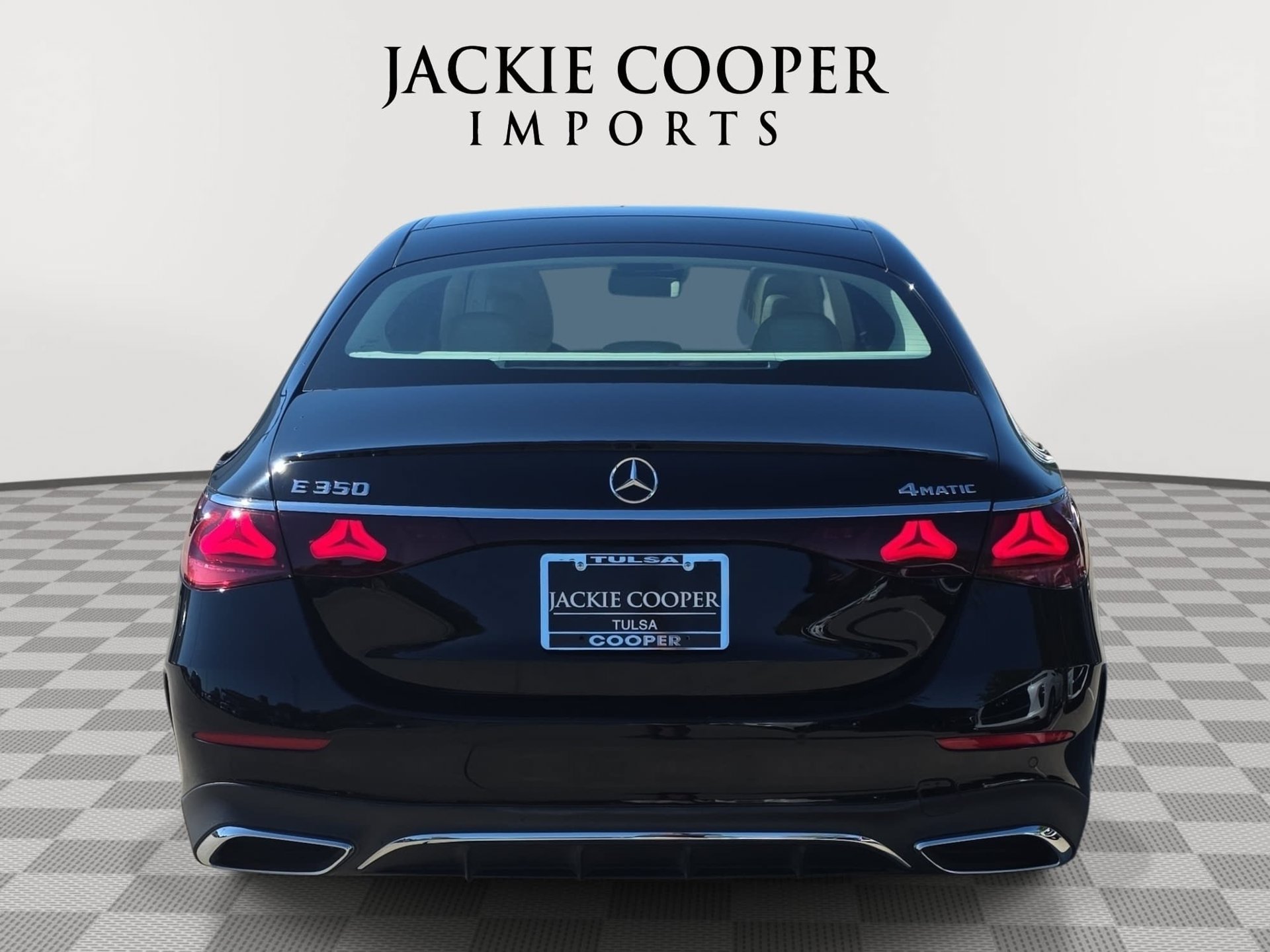 Used 2025 Mercedes-Benz E 350 4MATIC Sedan image 6