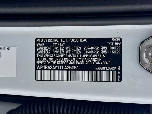 Certified 2026 Porsche Cayenne Coupe AWD/4WD image 32