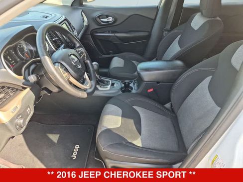 Used 2016 Jeep Cherokee Sport FWD image 15