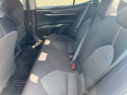 Used 2019 Toyota Camry LE w/ Convenience Package FWD image 9