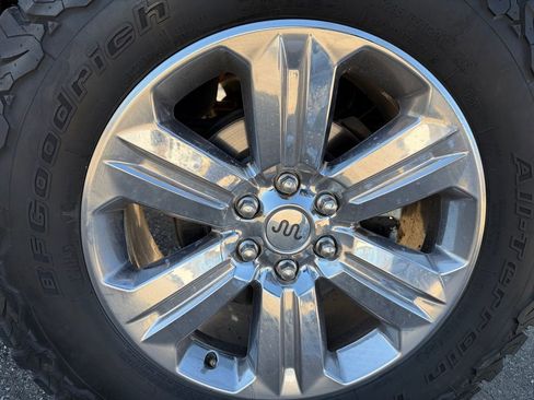 Used 2019 Ford F150 King Ranch w/ Equipment Group 601A Luxury AWD/4WD image 17