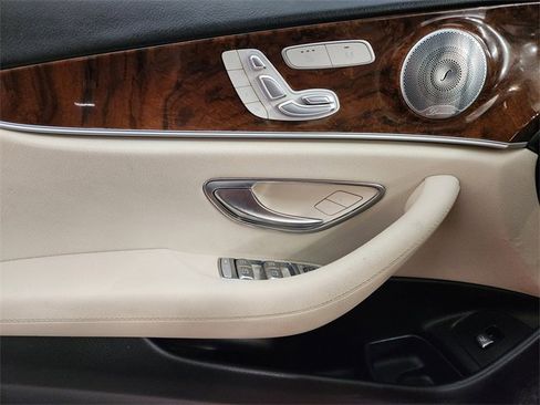 Used 2017 Mercedes-Benz E 400 4MATIC Wagon image 22