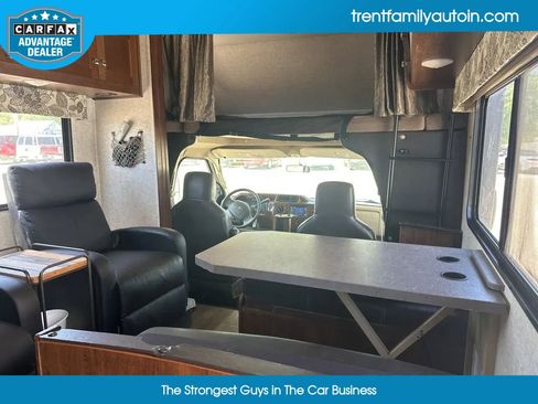 Used 2017 Ford E-450 and Econoline 450 Super Duty w/ Motorhome Prep Package image 40